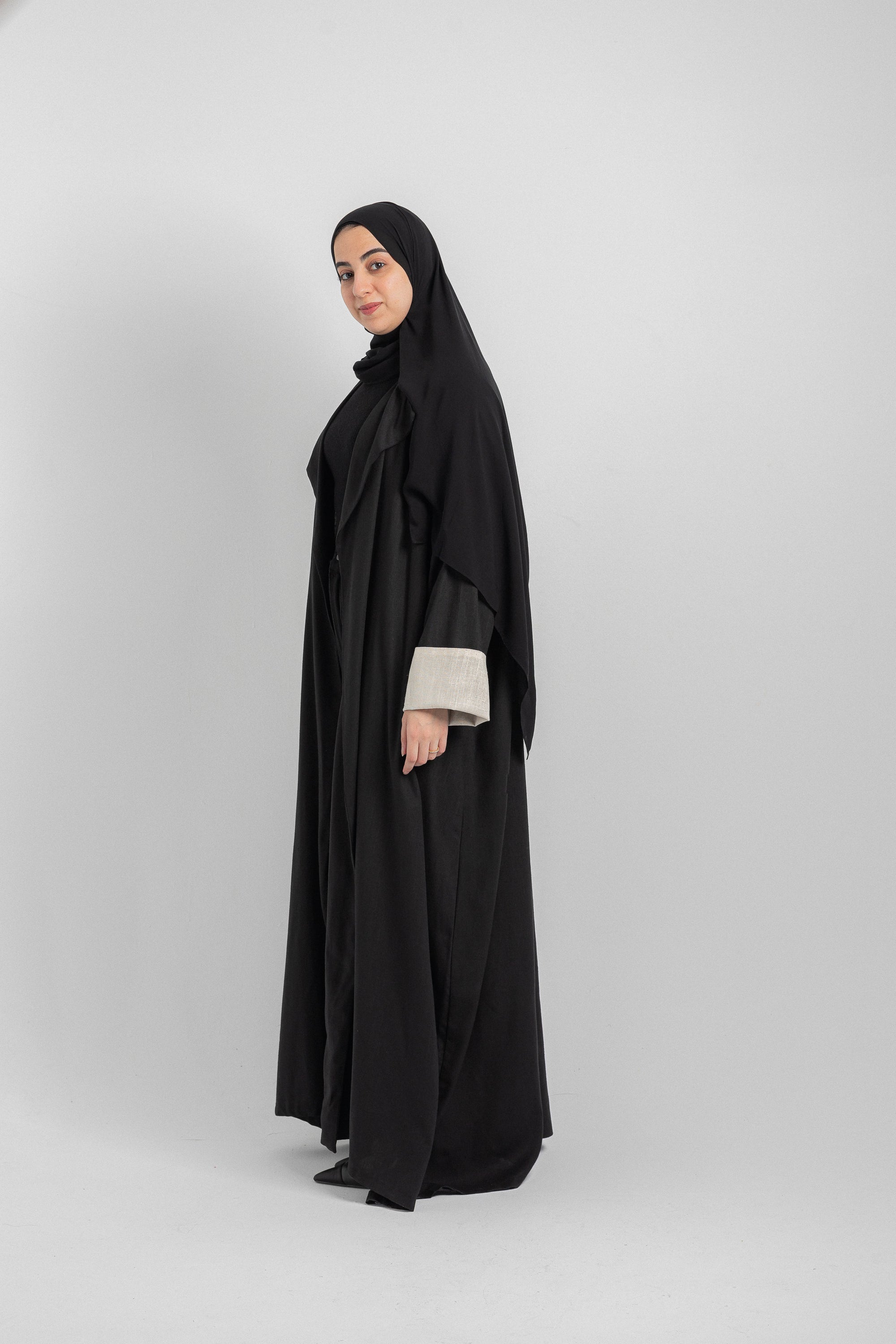 Qamar Abaya