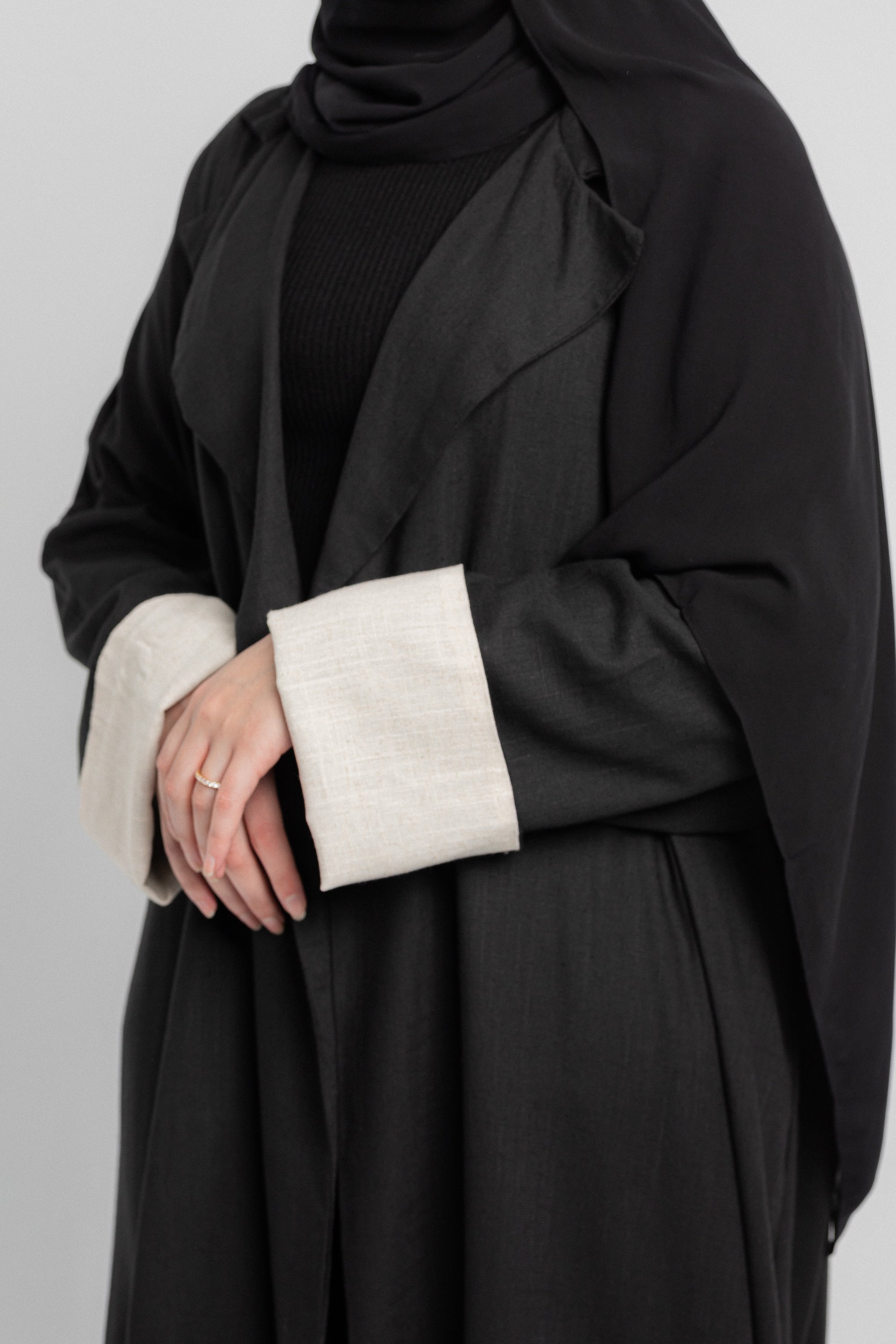 Qamar Abaya