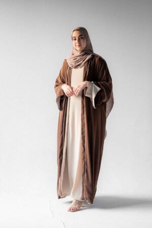 Tharaa Abaya